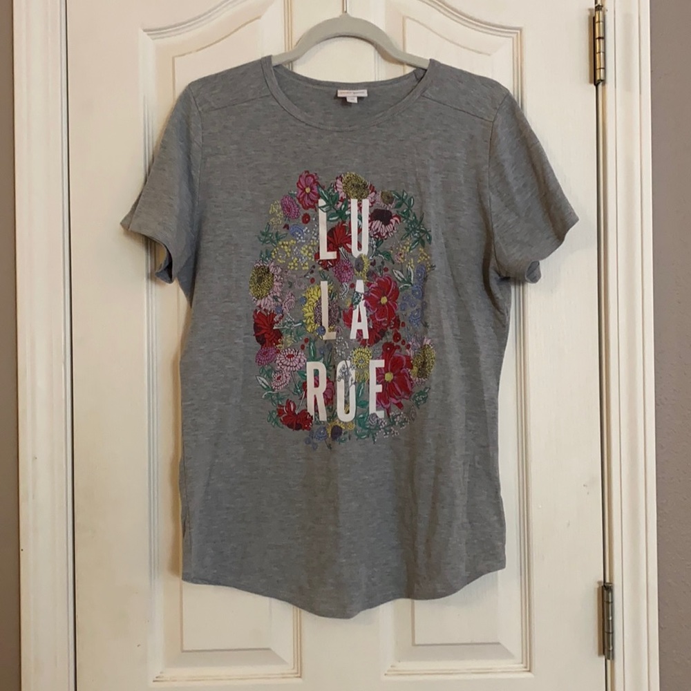 M LuLaRoe supply shirt